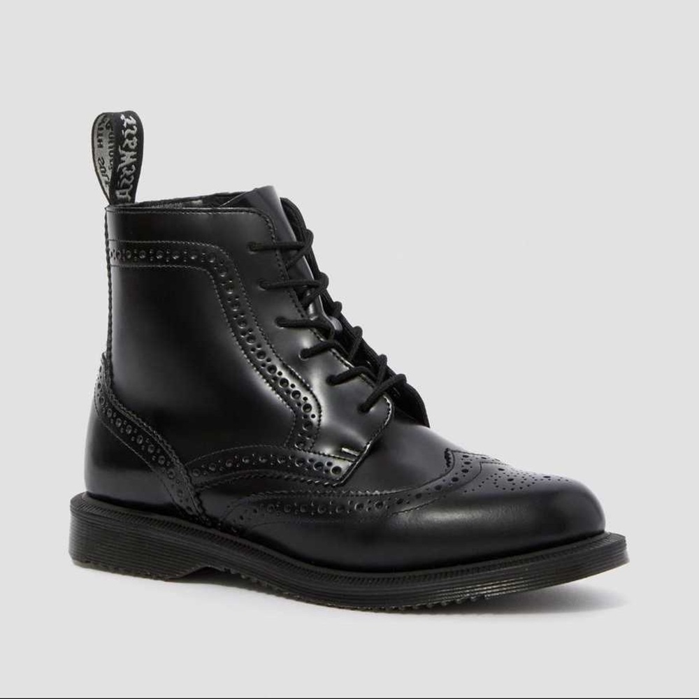 COPY - COPY - Dr. Martens Delphine boots